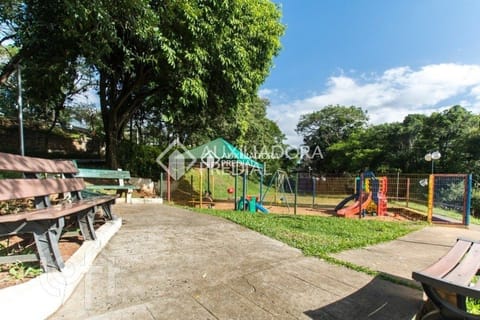 Image 21 - 250178